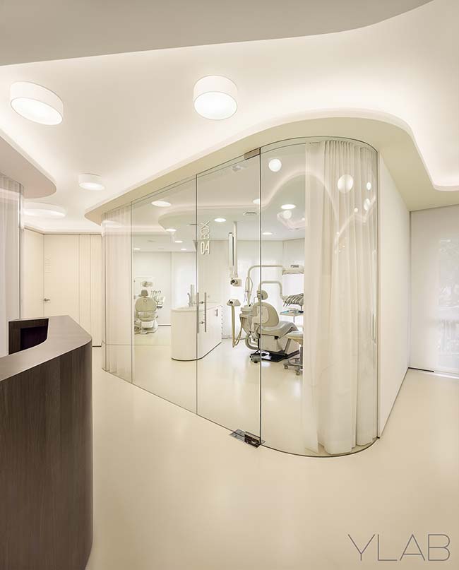 Vallès Dental Office by YLAB Architects