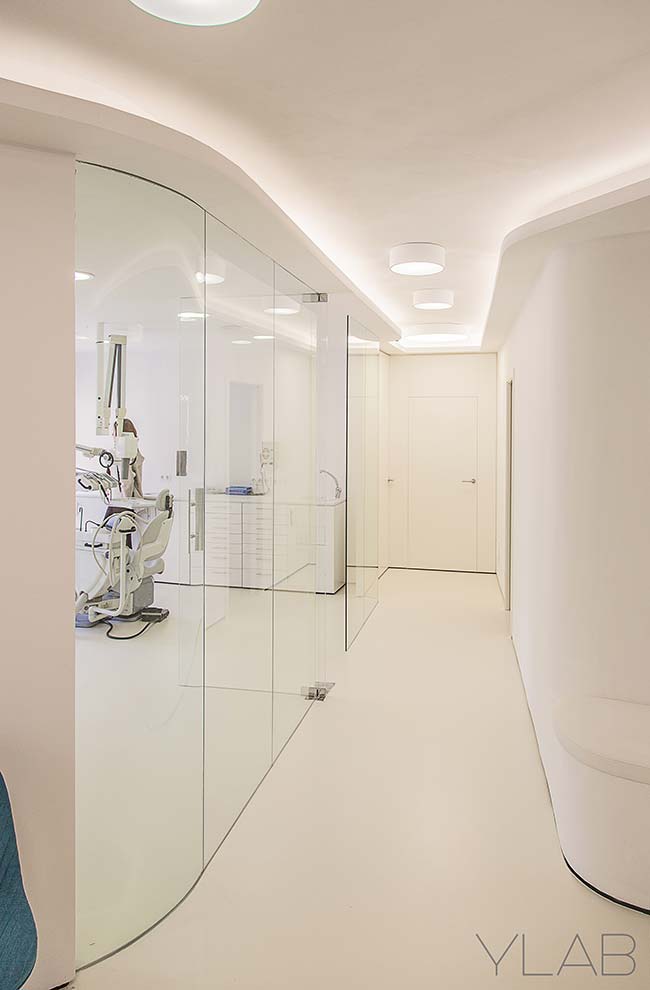 Vallès Dental Office by YLAB Architects